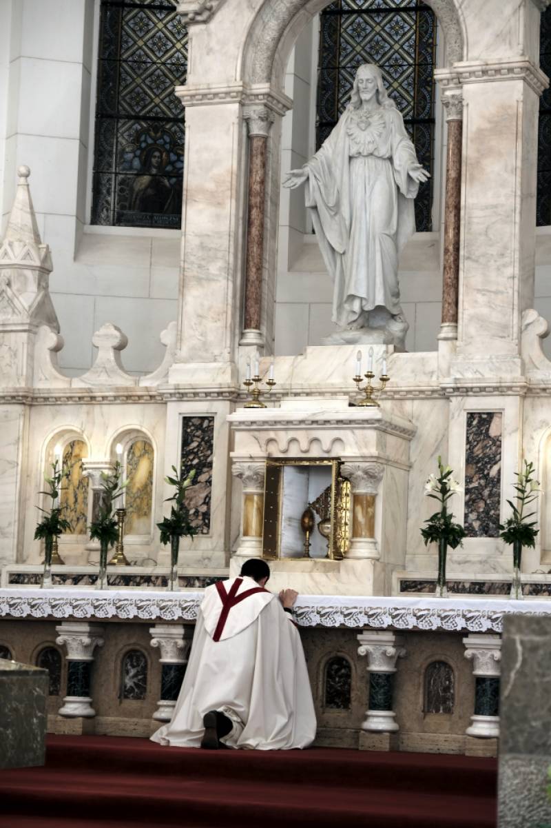 világméretű szentségimádás_Pius-templom (9)b.JPG